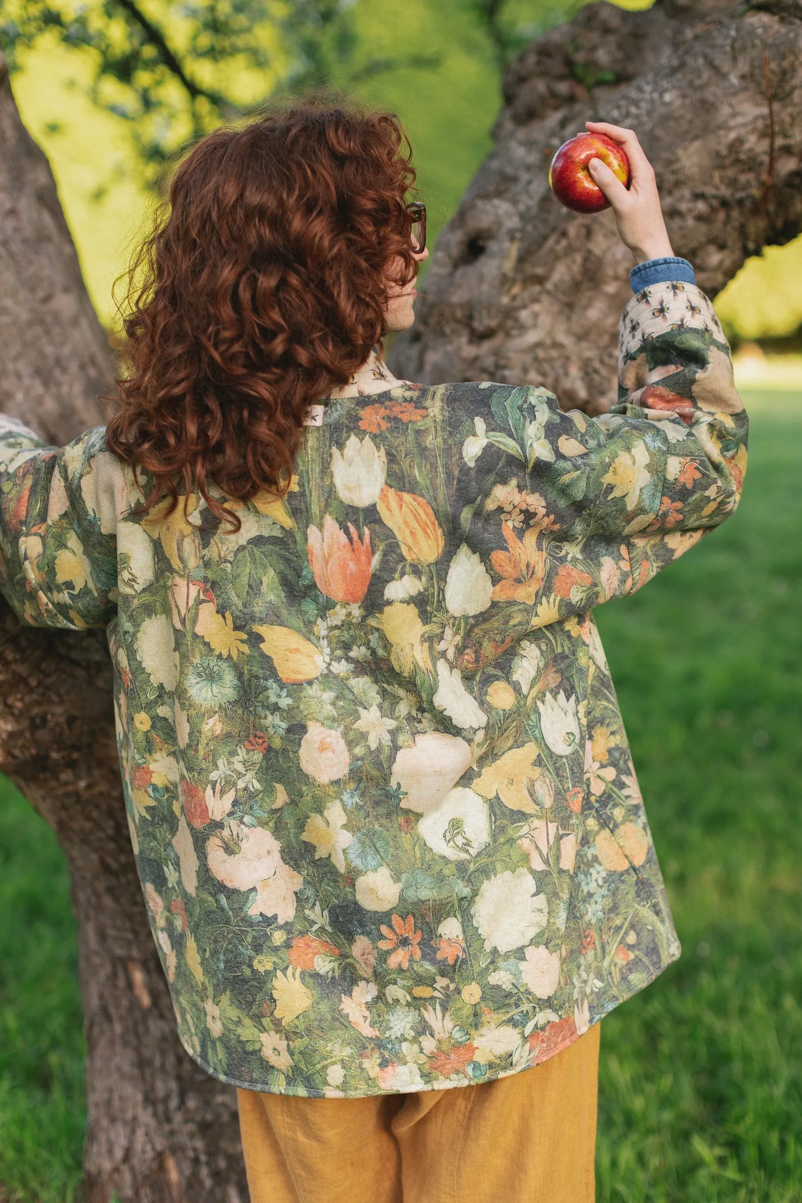 I Dream In Flowers Cozy Bees Cottage Cardigan