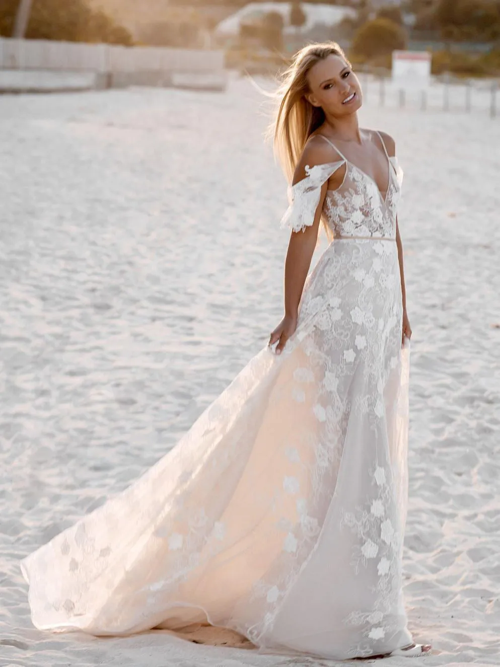 Romantic Spaghetti Straps Floral Lace Long Wedding Dresses WD609